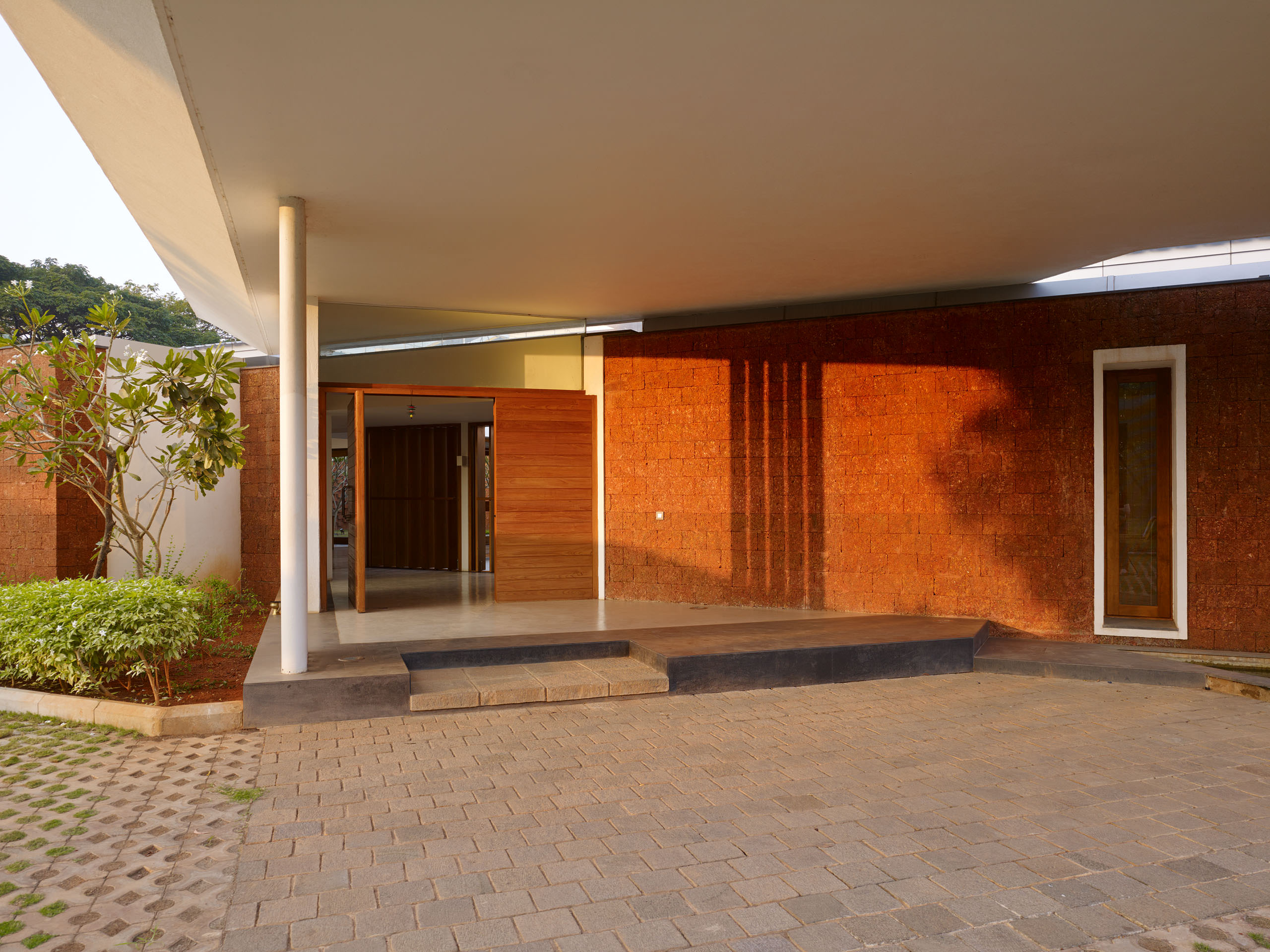 E13430 ALPA 036831 j2560